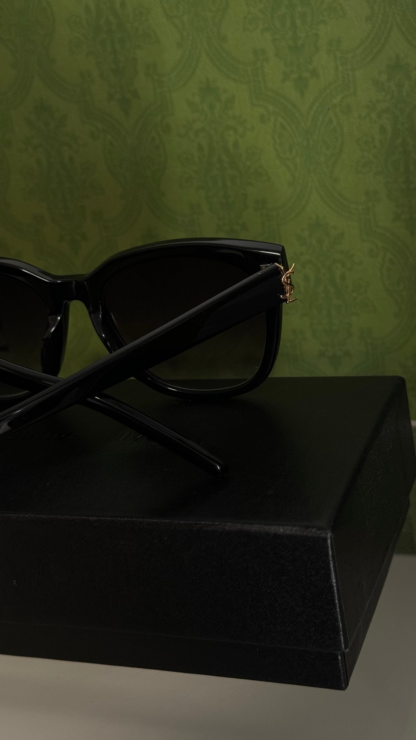 Ysl 22 black