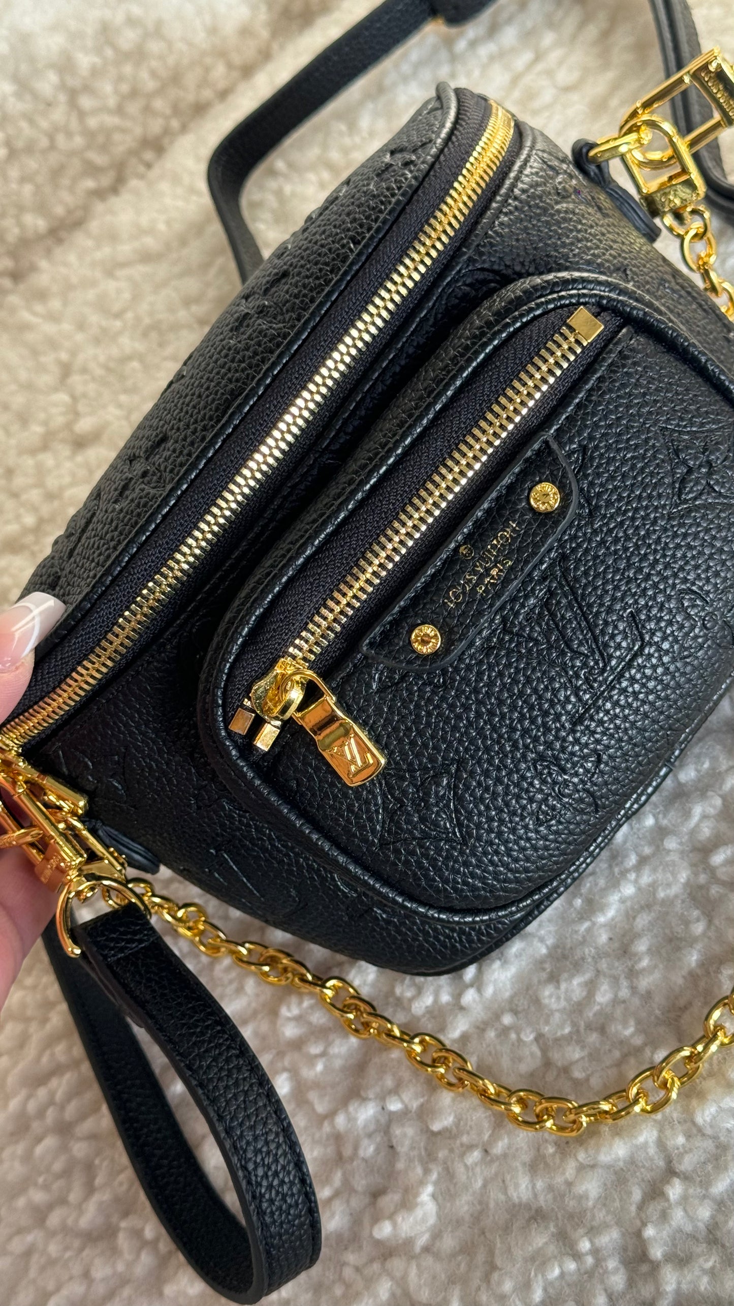 Black mini lv bum