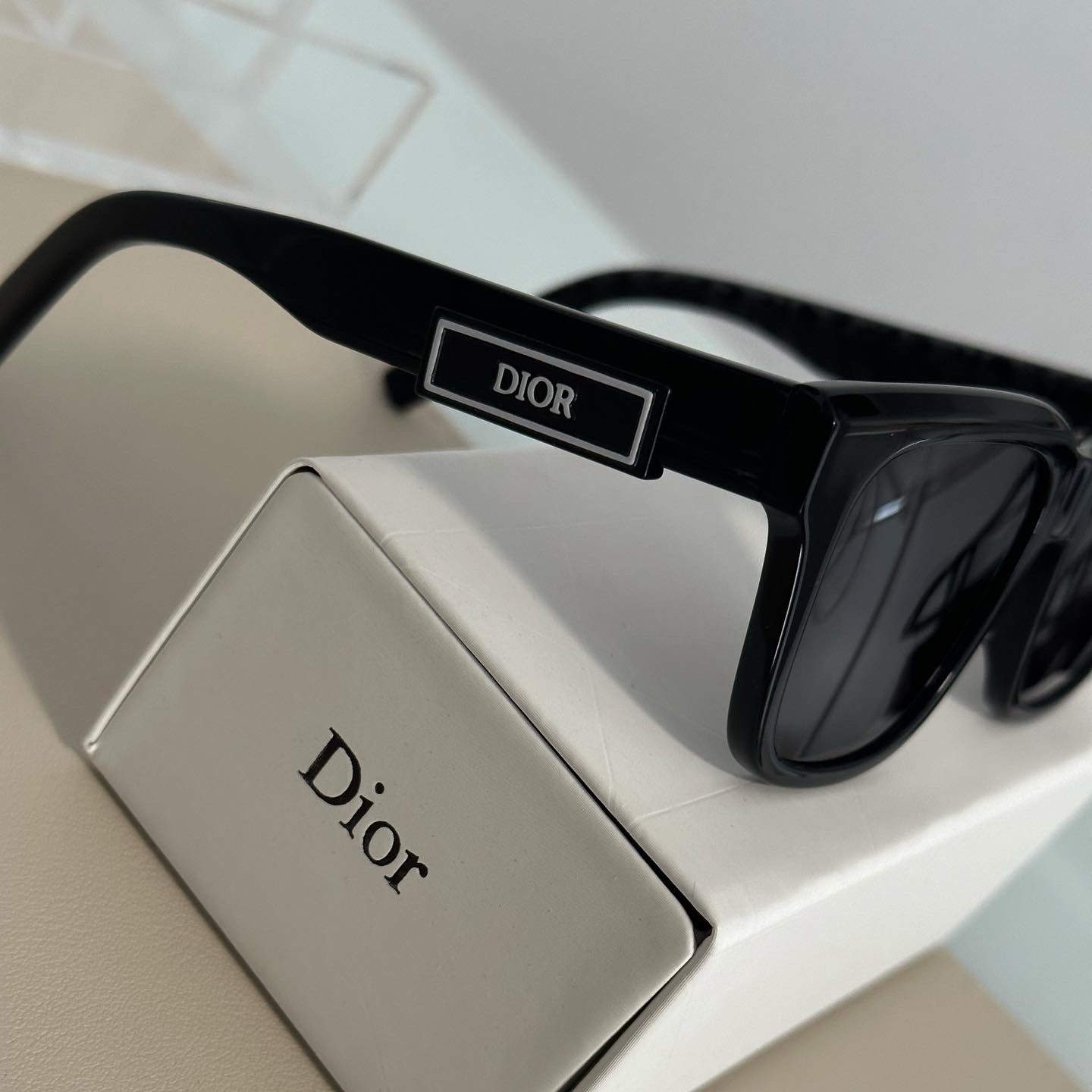 Dior unisex sunnies