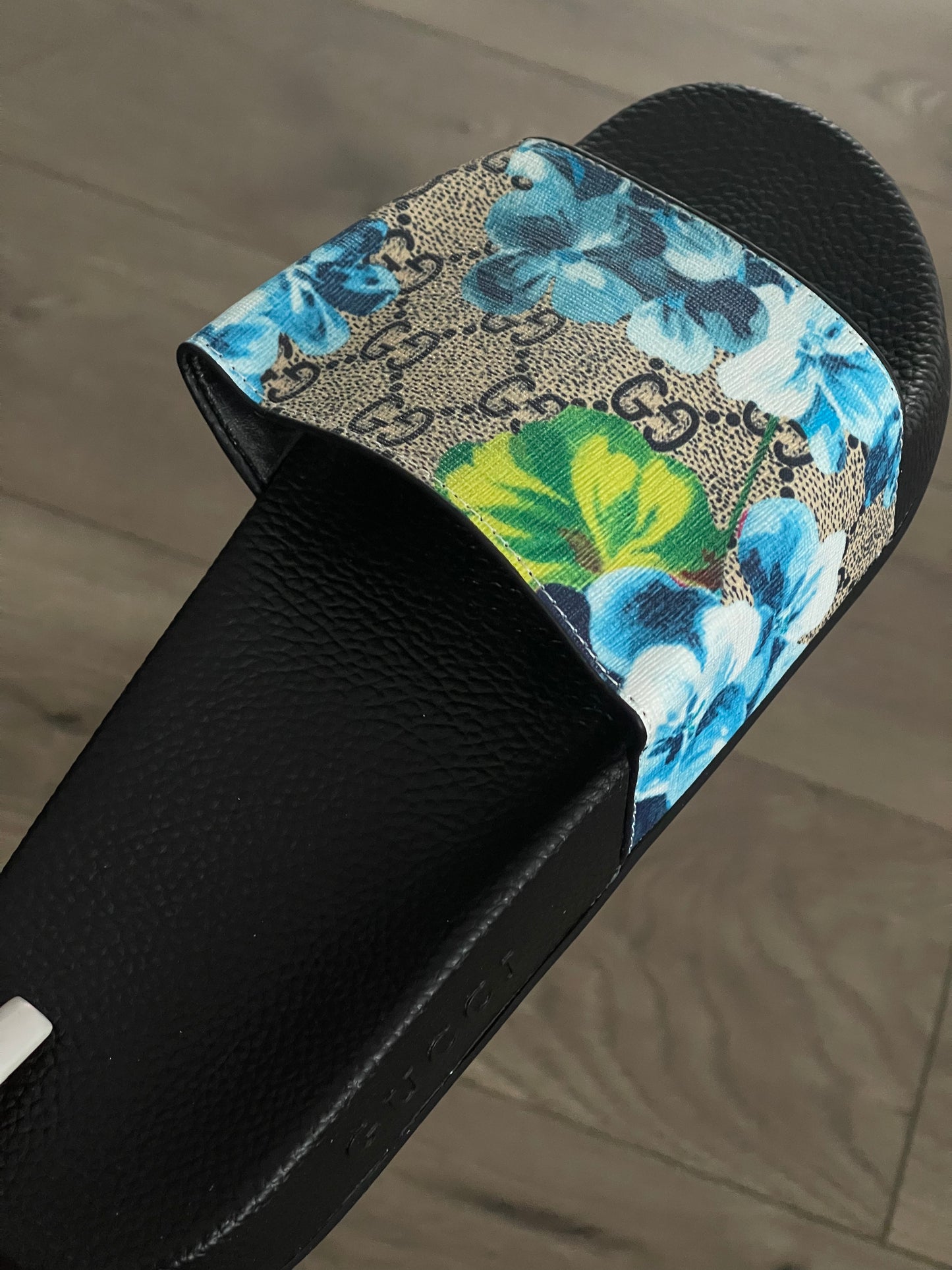 Blue floral slides