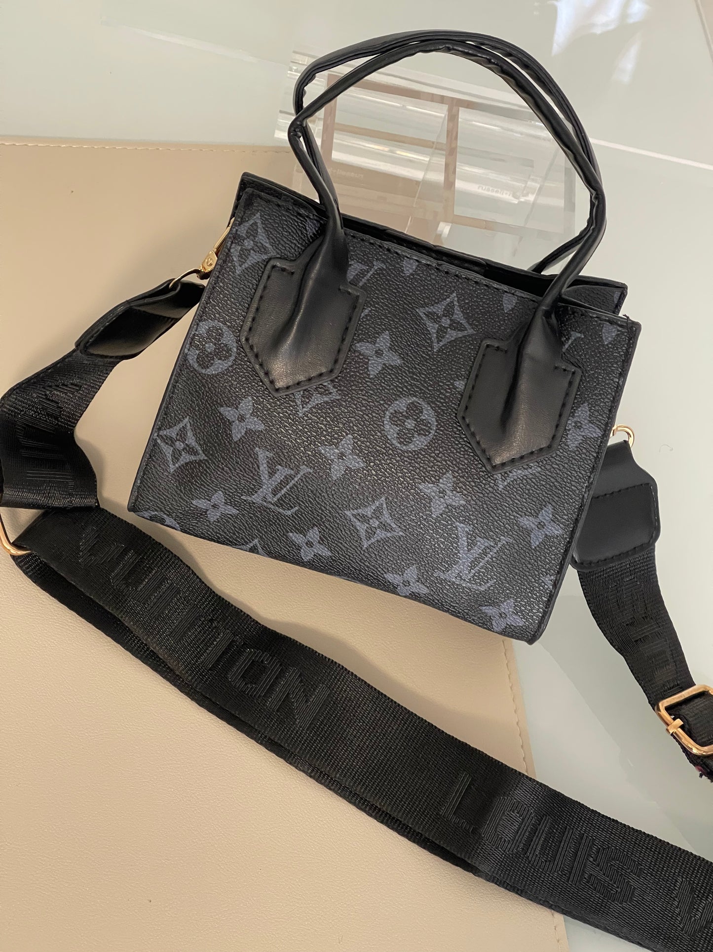 Mini lv tote