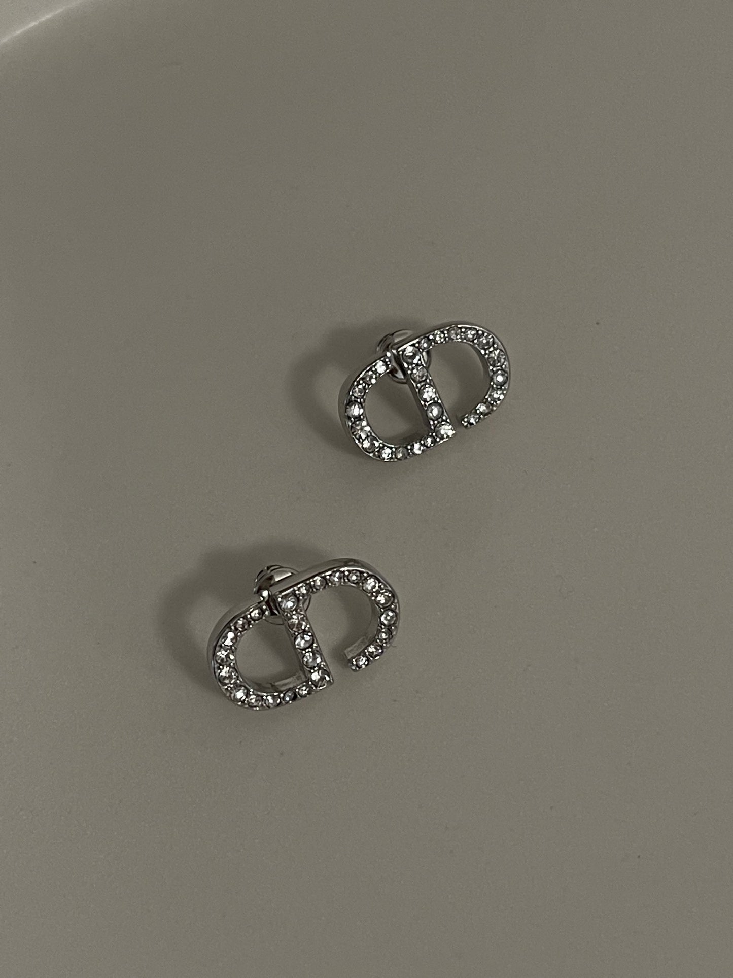 Cd silver studs