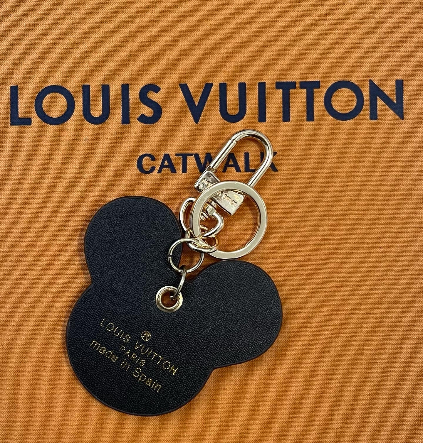 Minnie lv keychain