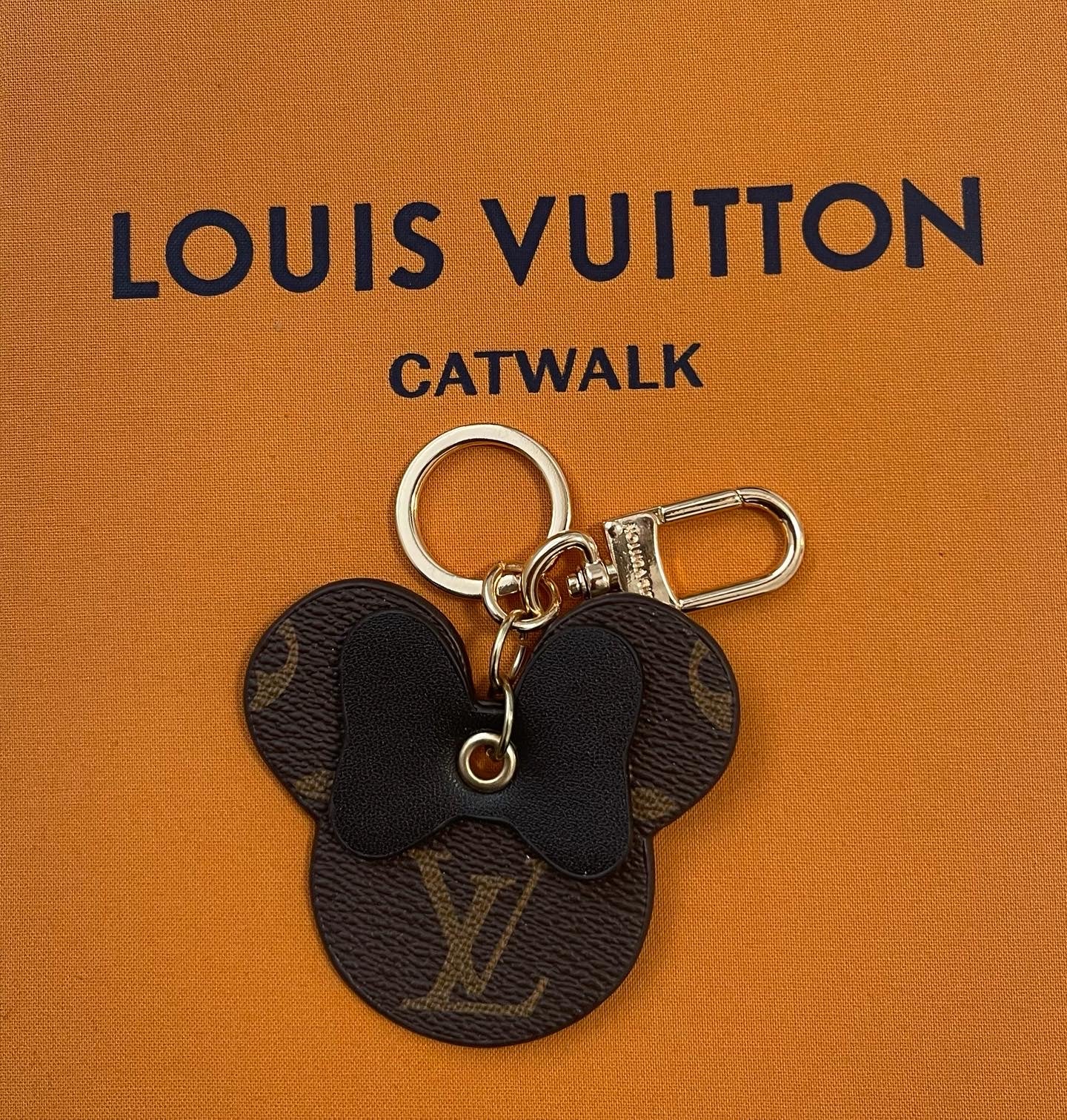 Minnie lv keychain